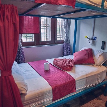 Aroma Tourist Hostel Pokhara Bagian luar foto