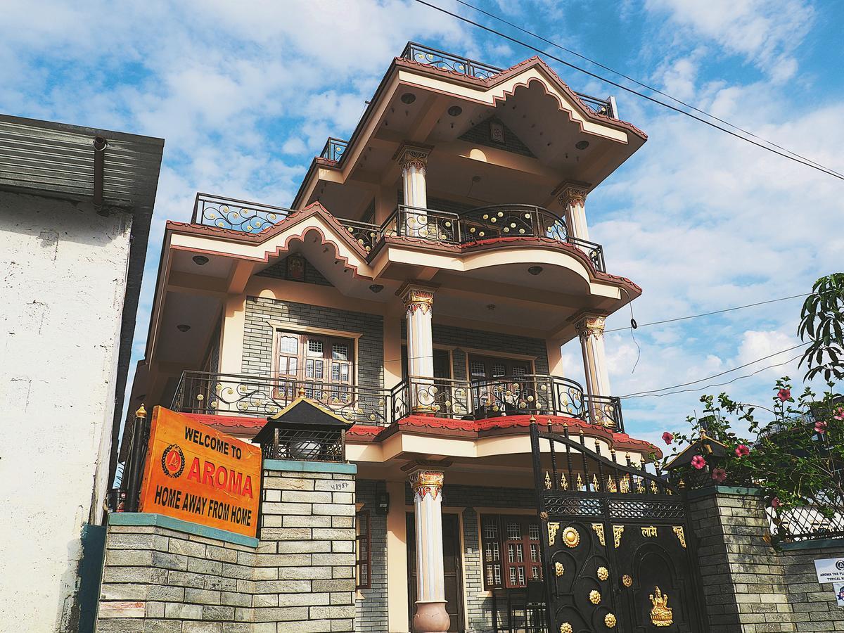 Aroma Tourist Hostel Pokhara Bagian luar foto