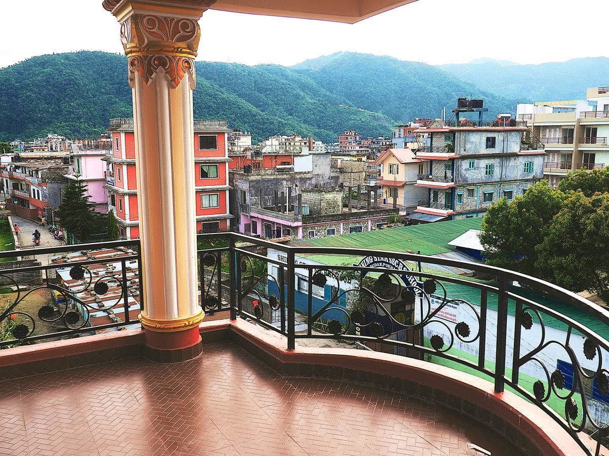 Aroma Tourist Hostel Pokhara Bagian luar foto