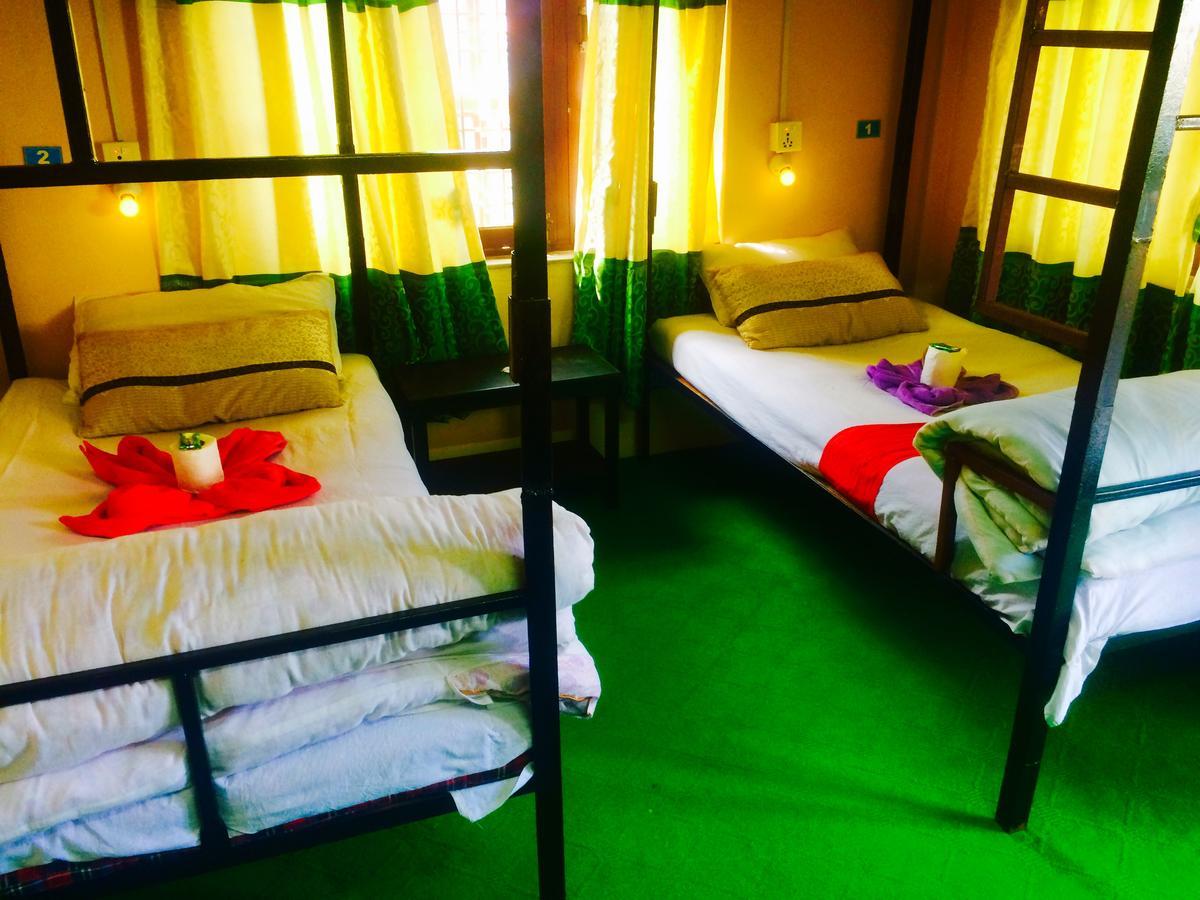Aroma Tourist Hostel Pokhara Bagian luar foto