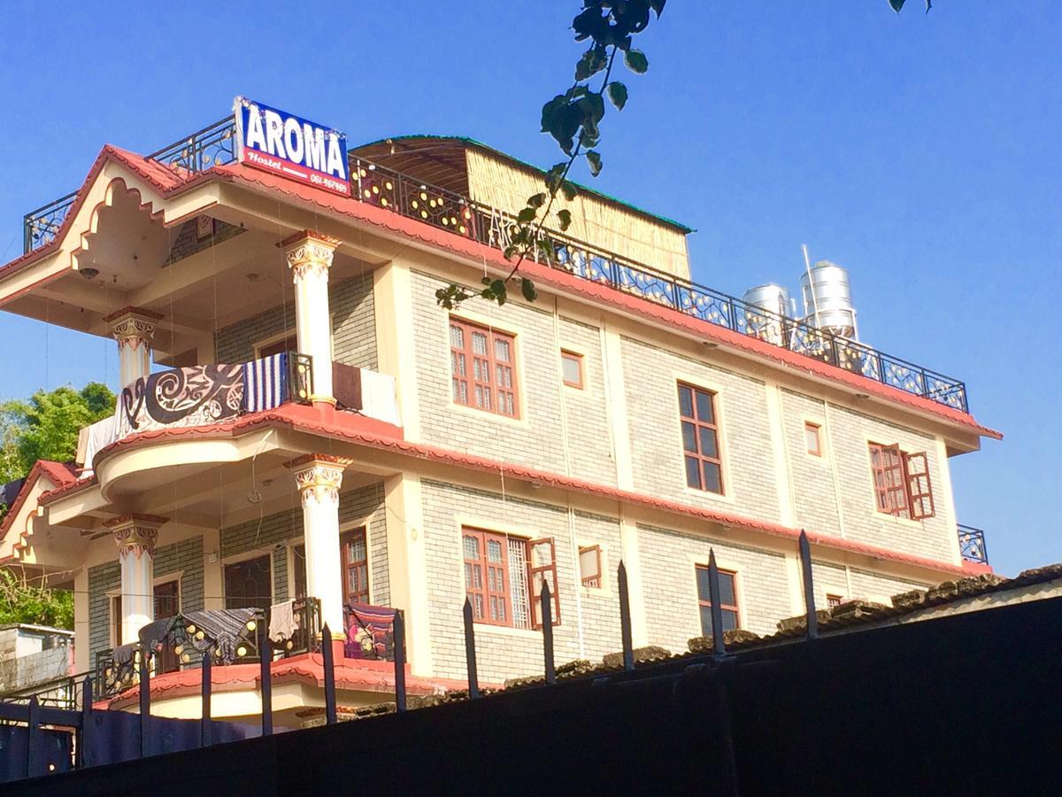 Aroma Tourist Hostel Pokhara Bagian luar foto