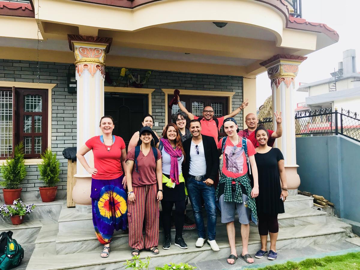 Aroma Tourist Hostel Pokhara Bagian luar foto
