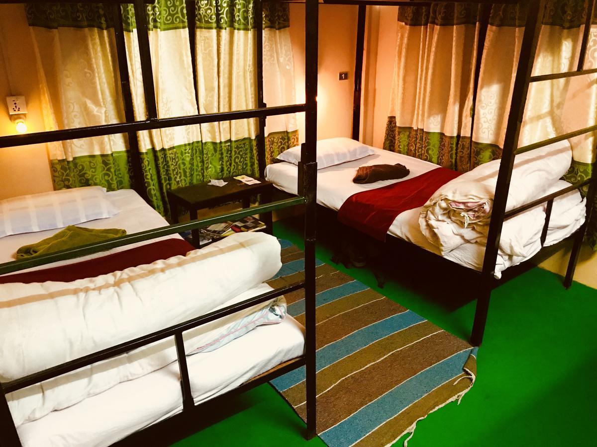 Aroma Tourist Hostel Pokhara Bagian luar foto