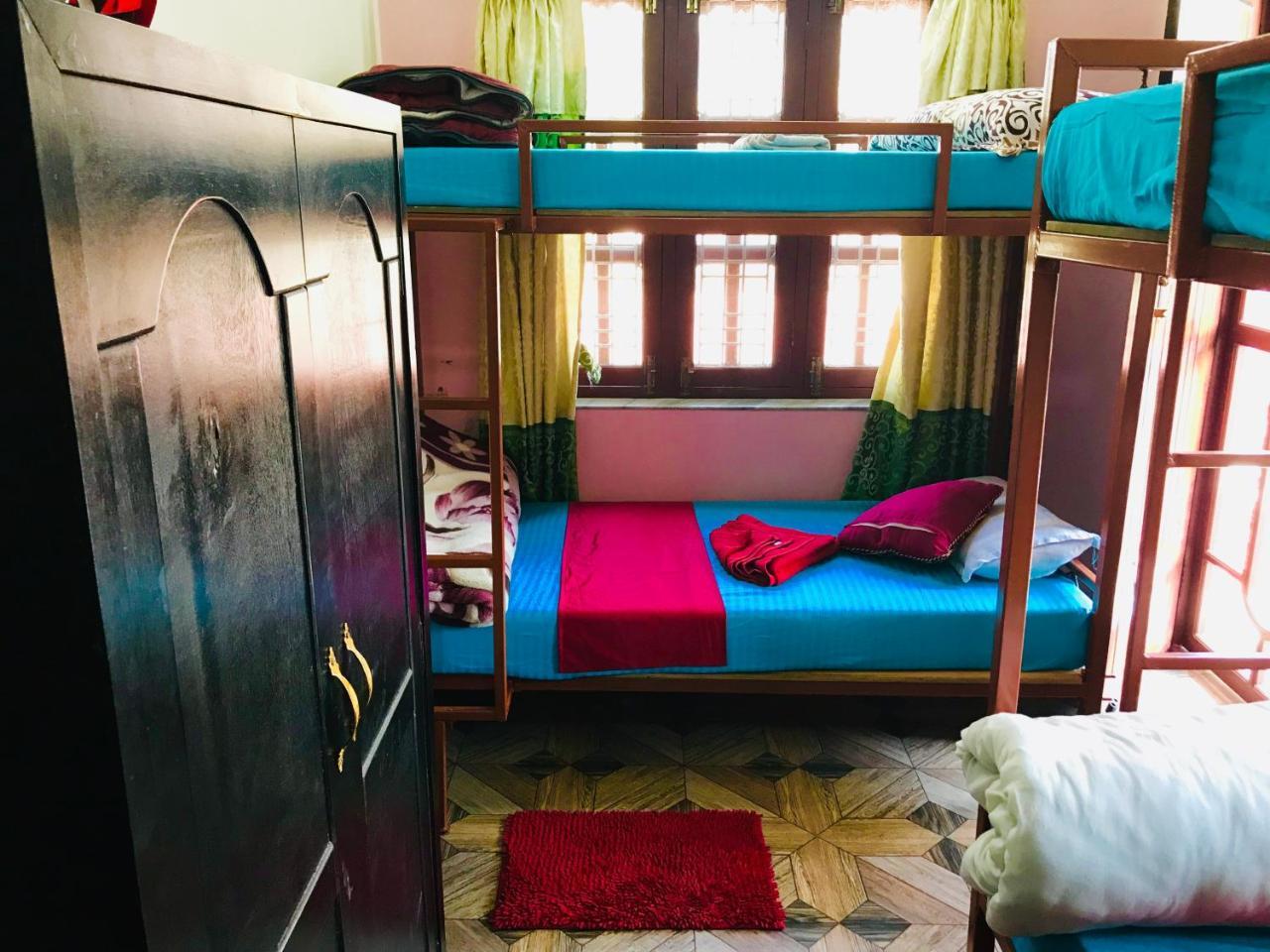 Aroma Tourist Hostel Pokhara Bagian luar foto