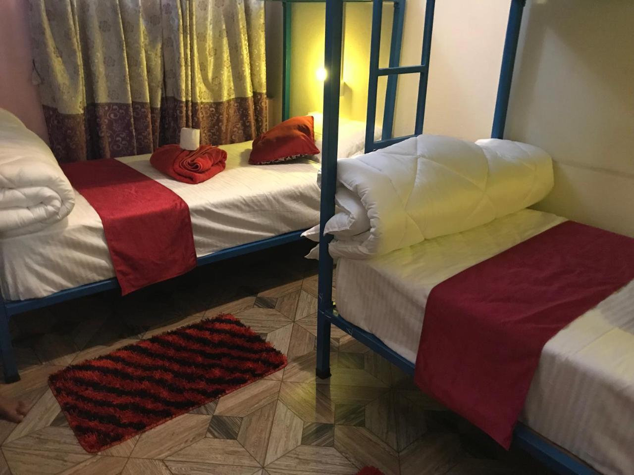 Aroma Tourist Hostel Pokhara Bagian luar foto