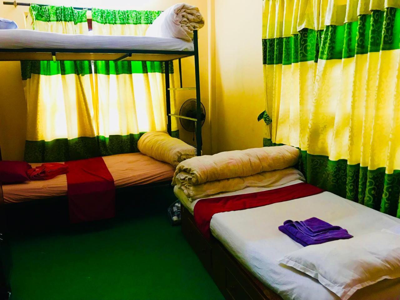 Aroma Tourist Hostel Pokhara Bagian luar foto