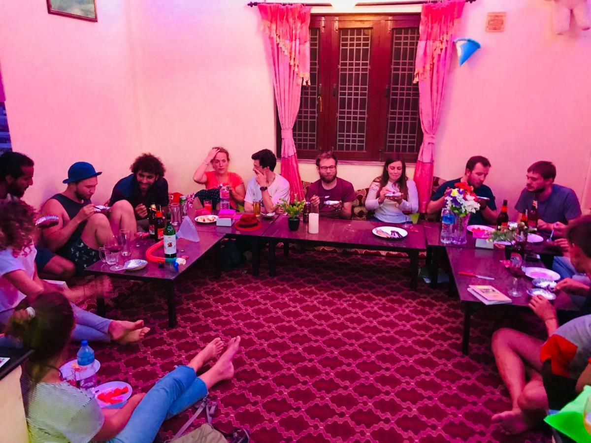 Aroma Tourist Hostel Pokhara Bagian luar foto