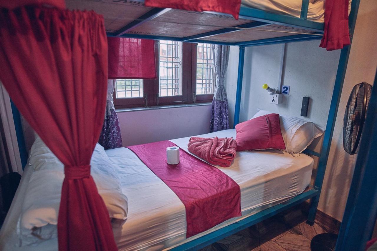 Aroma Tourist Hostel Pokhara Bagian luar foto