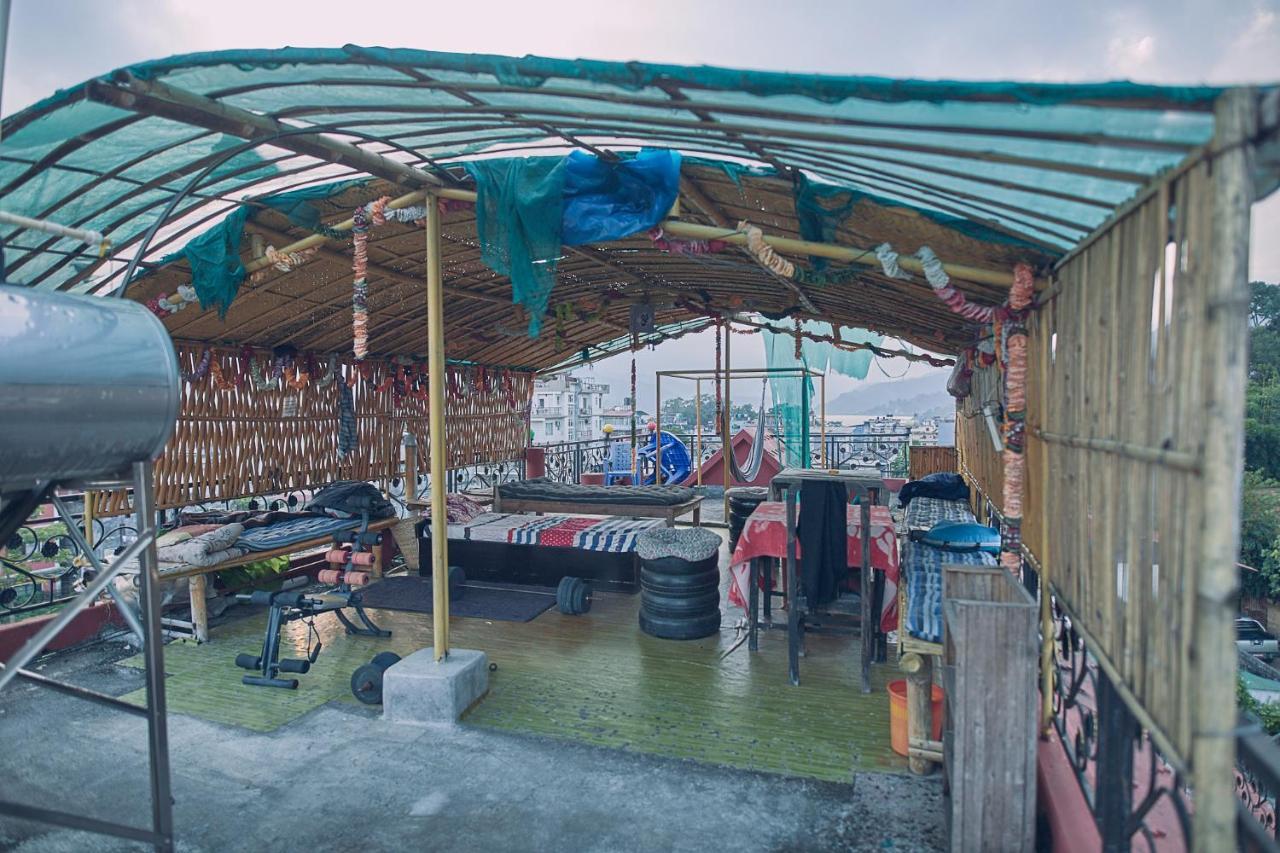 Aroma Tourist Hostel Pokhara Bagian luar foto