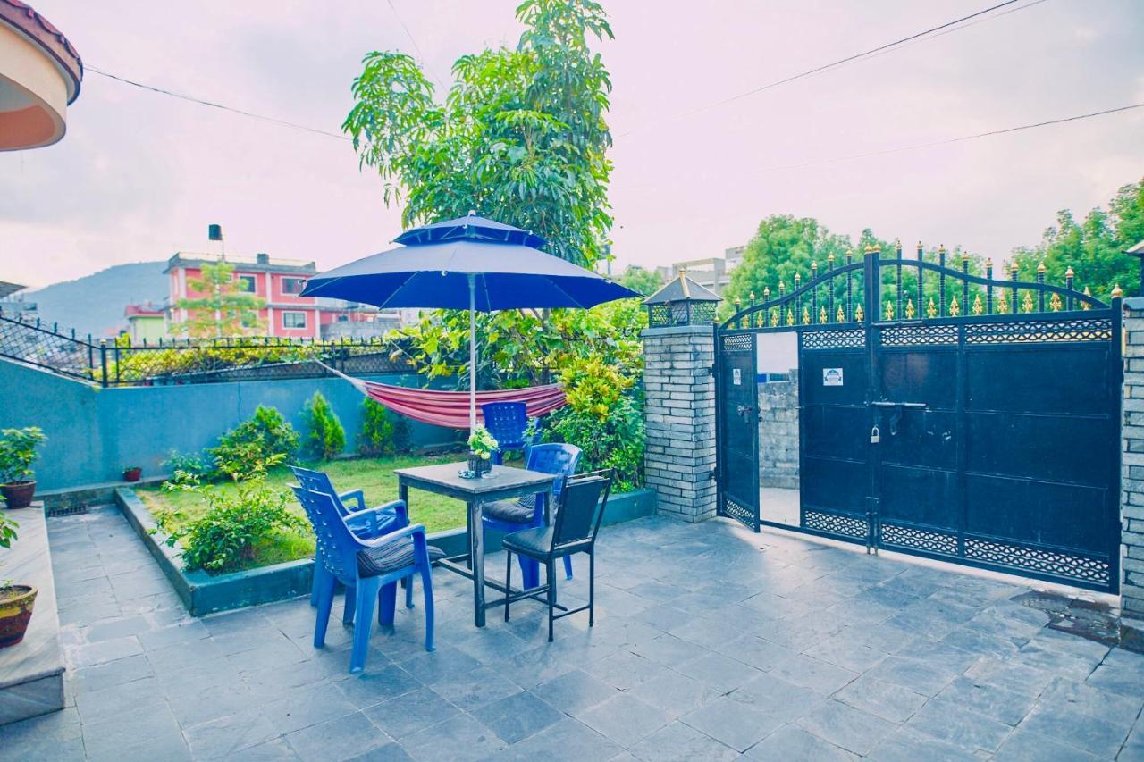 Aroma Tourist Hostel Pokhara Bagian luar foto
