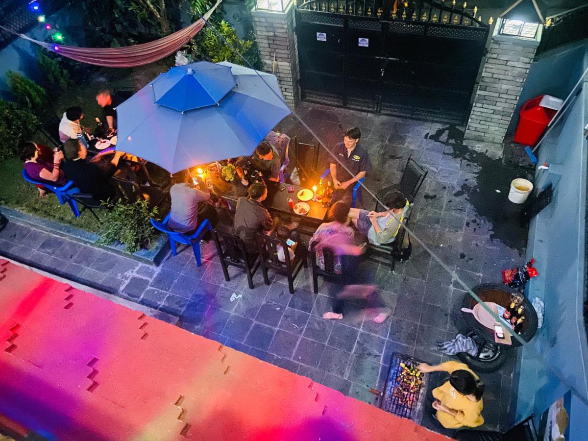 Aroma Tourist Hostel Pokhara Bagian luar foto
