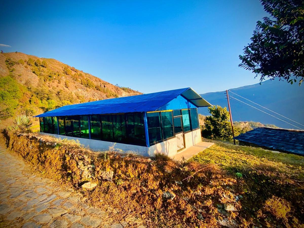 Aroma Tourist Hostel Pokhara Bagian luar foto